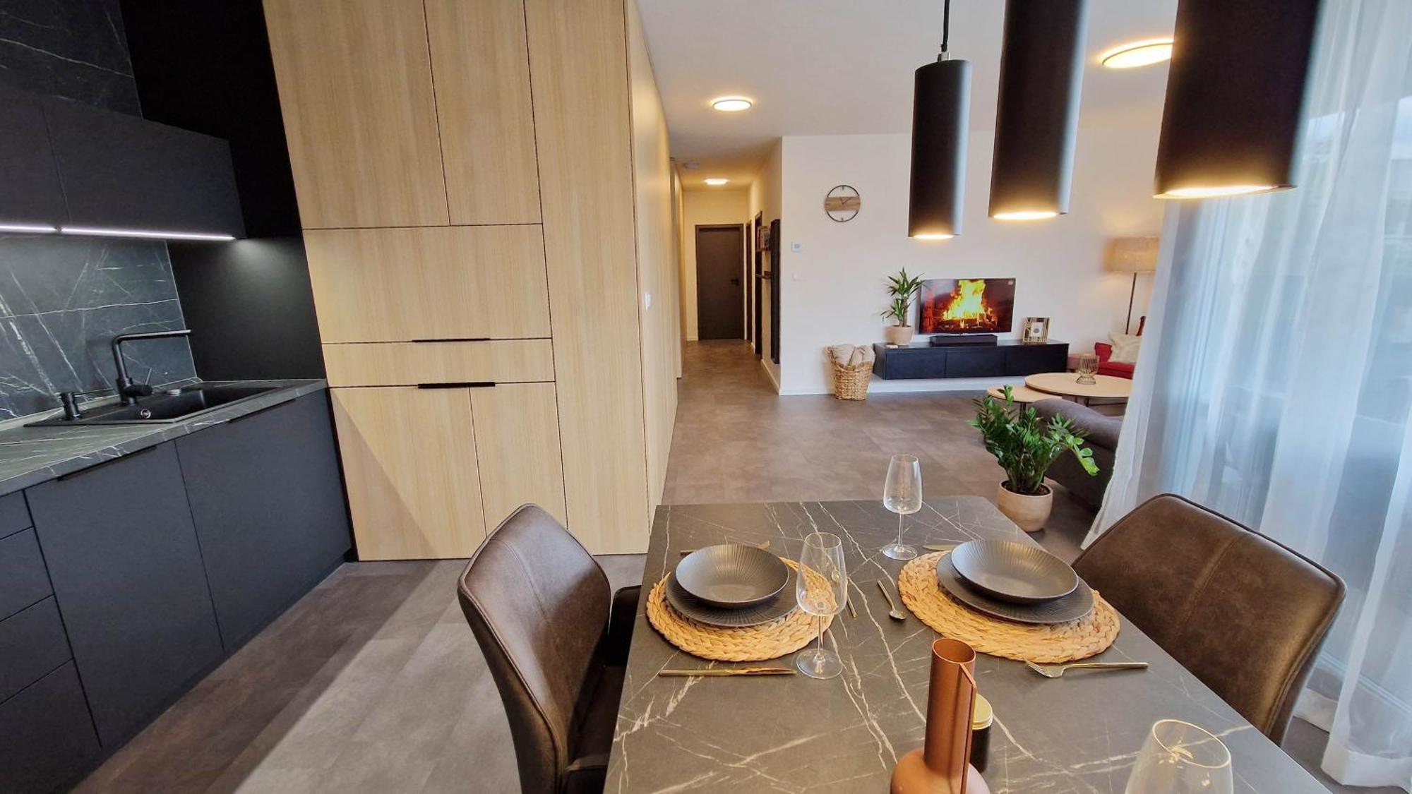 Hillshome - 84M2 Moderny Byt S Terasou Aj Saunou Liptovsky Mikulas Exterior photo